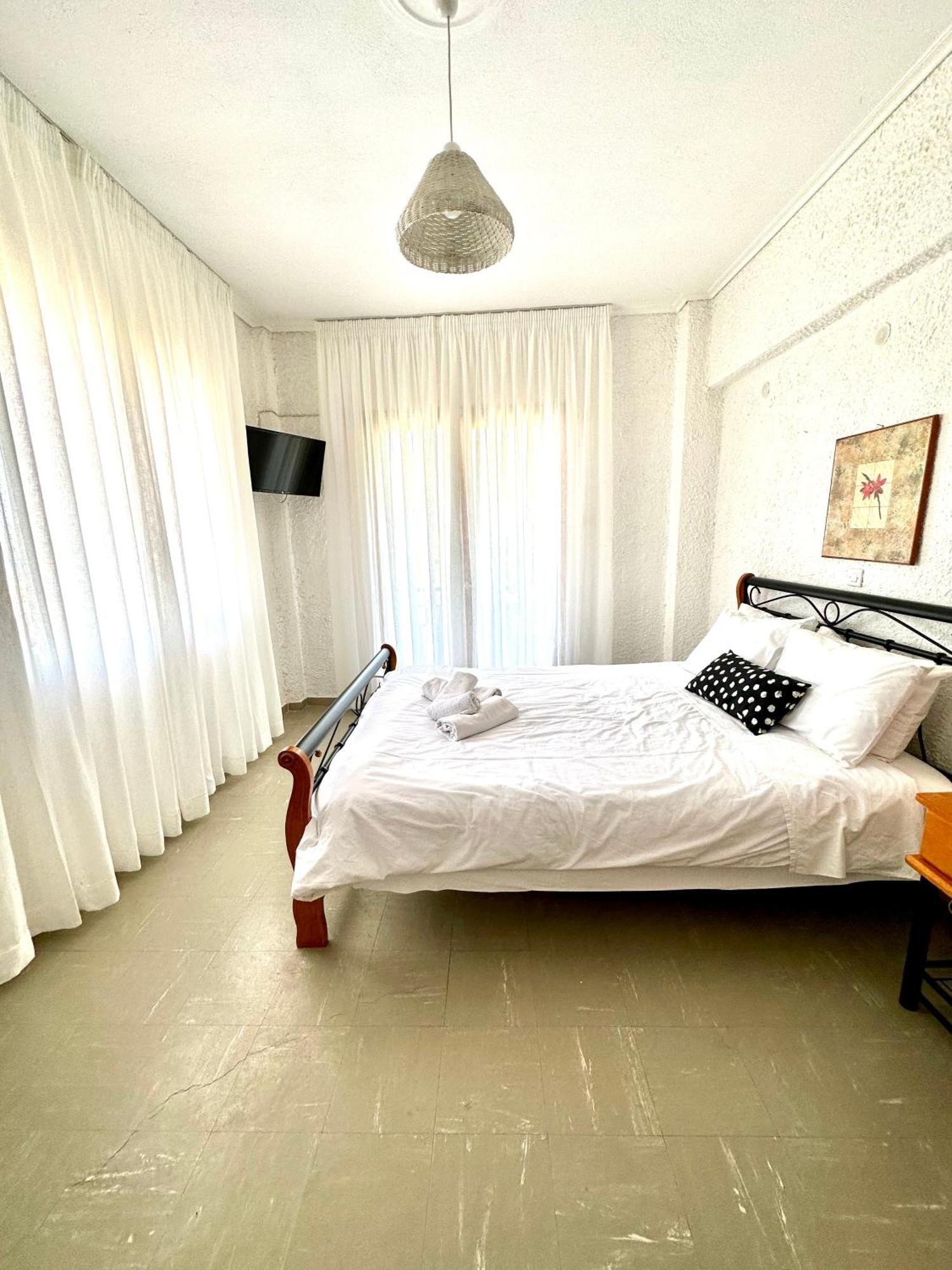 Katerina Apartments Néos Pírgos Rom bilde