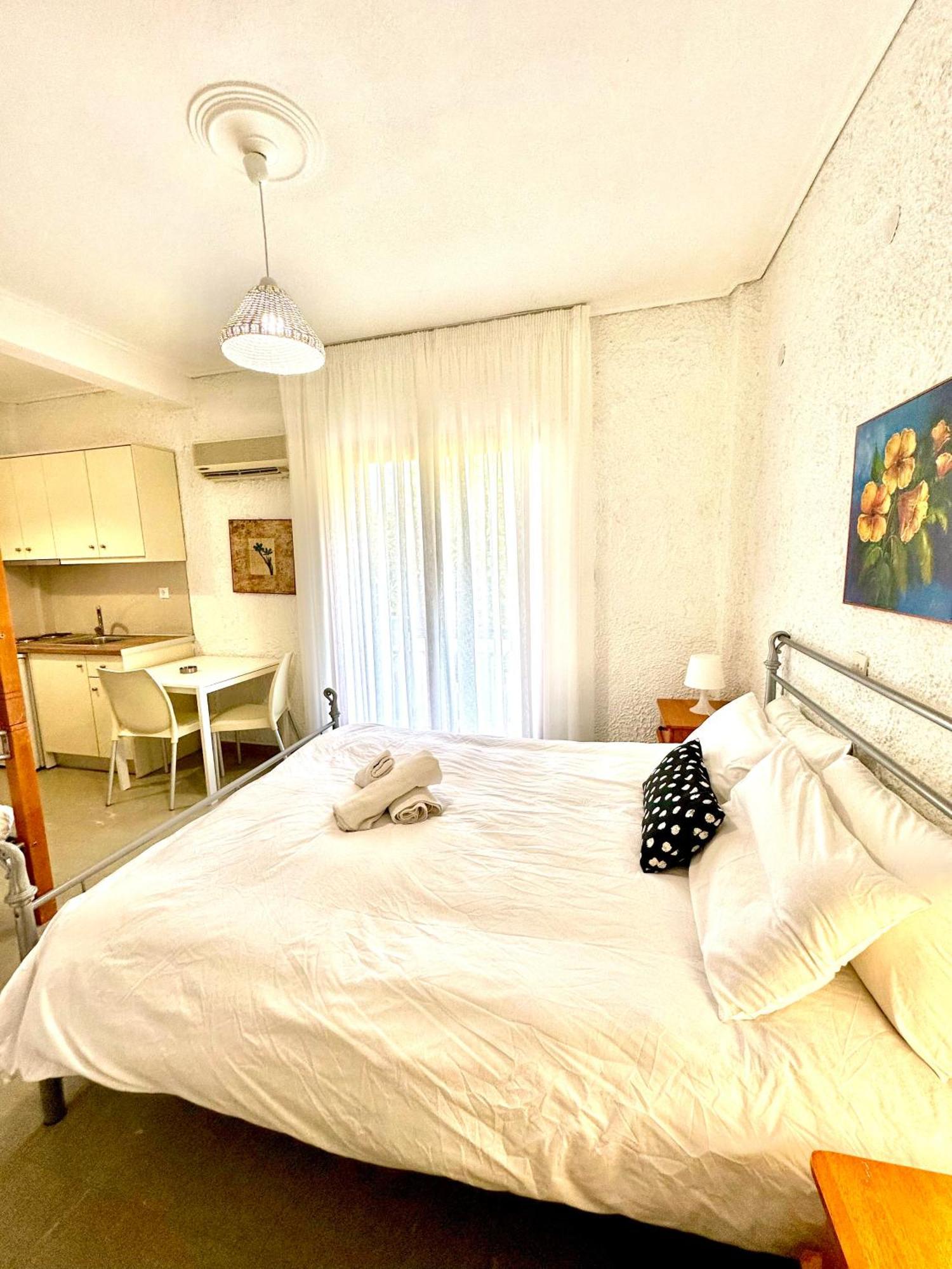 Katerina Apartments Néos Pírgos Rom bilde