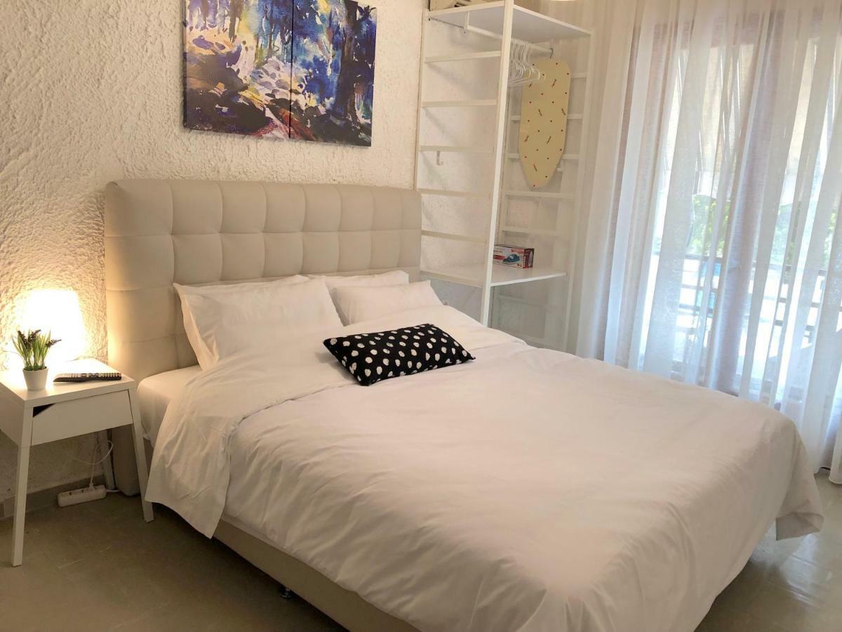 Katerina Apartments Néos Pírgos Rom bilde